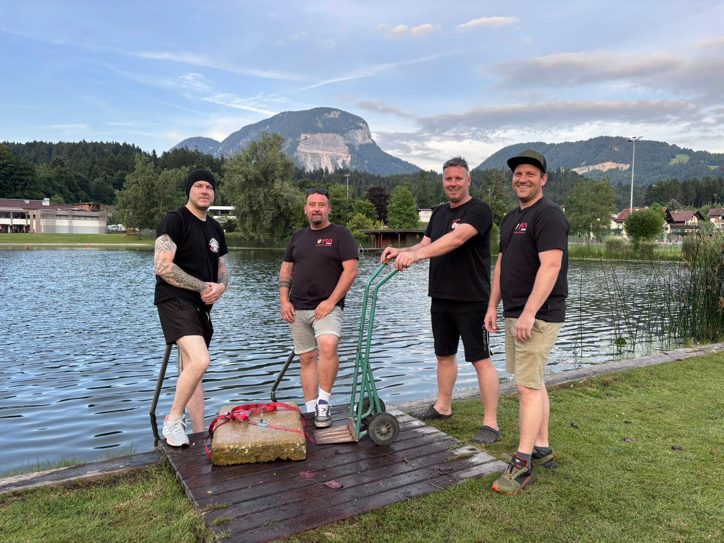 Tauchgruppe im Einsatz – Übung im Moorstrandbad Kirchbichl